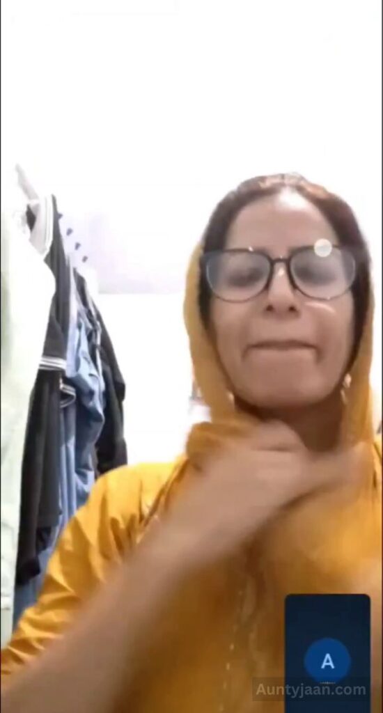 desi aunty video call nude