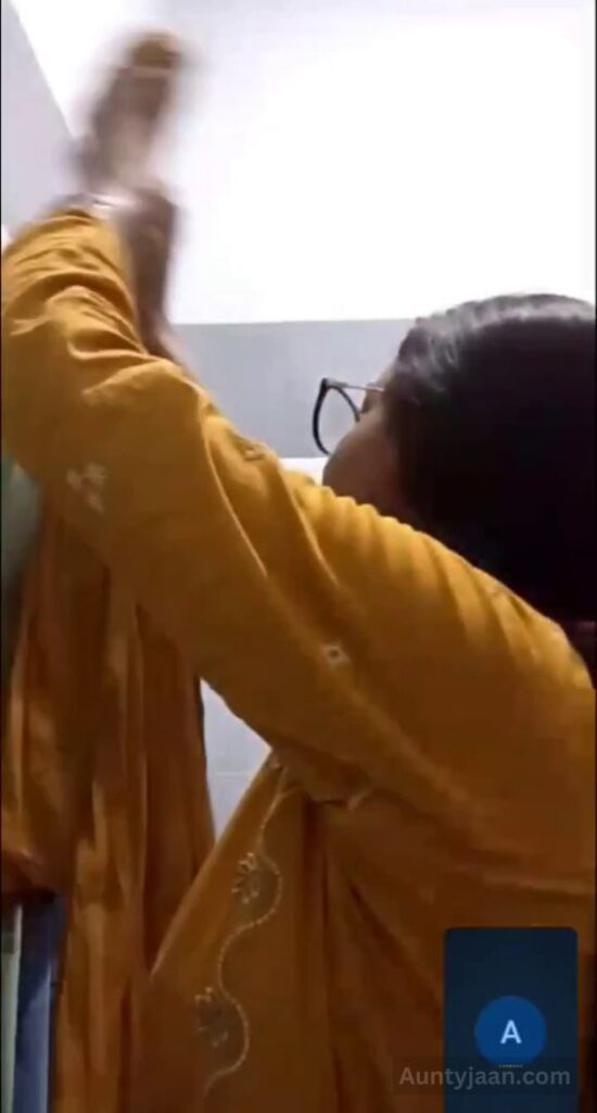 desi aunty video call nude