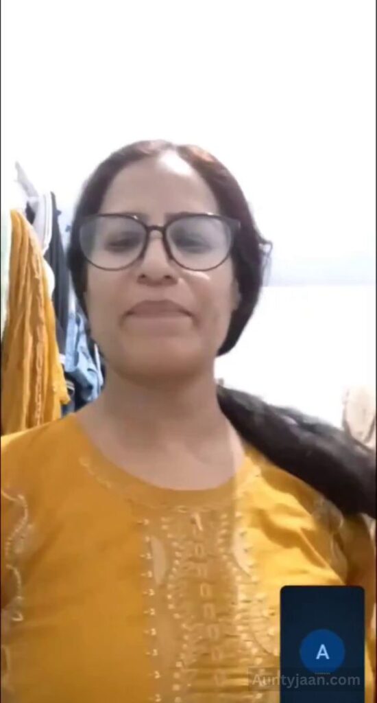 desi aunty video call nude
