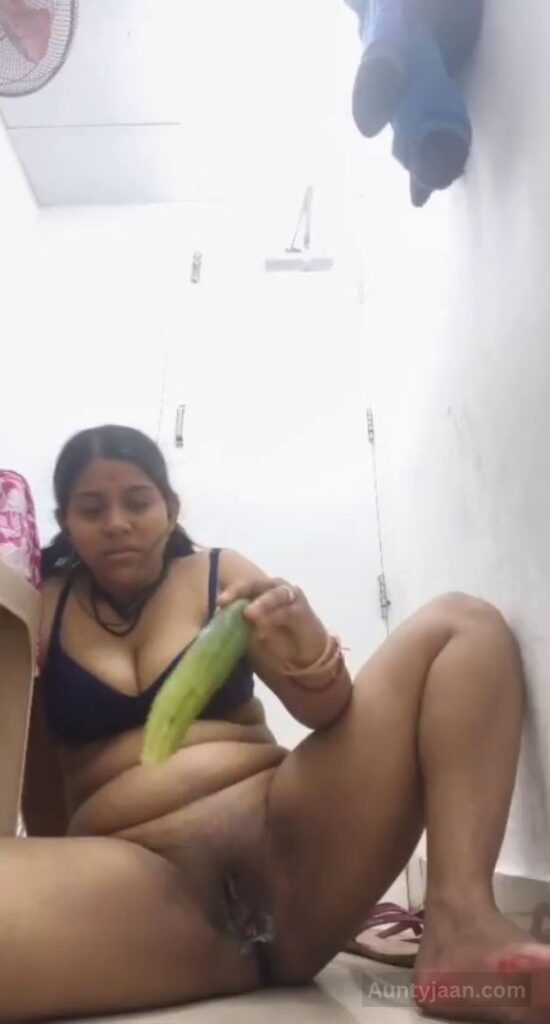 mallu aunty fingering