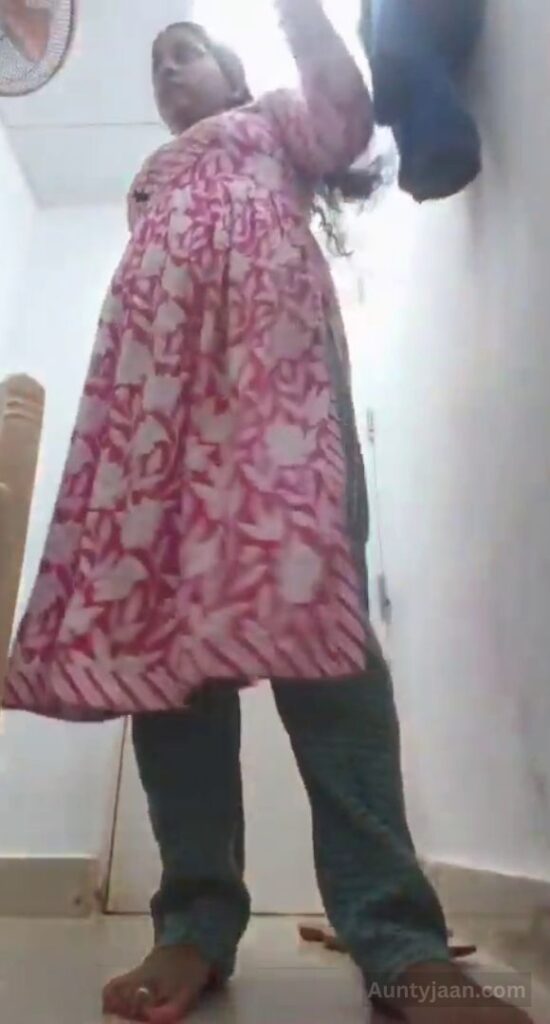 mallu aunty fingering