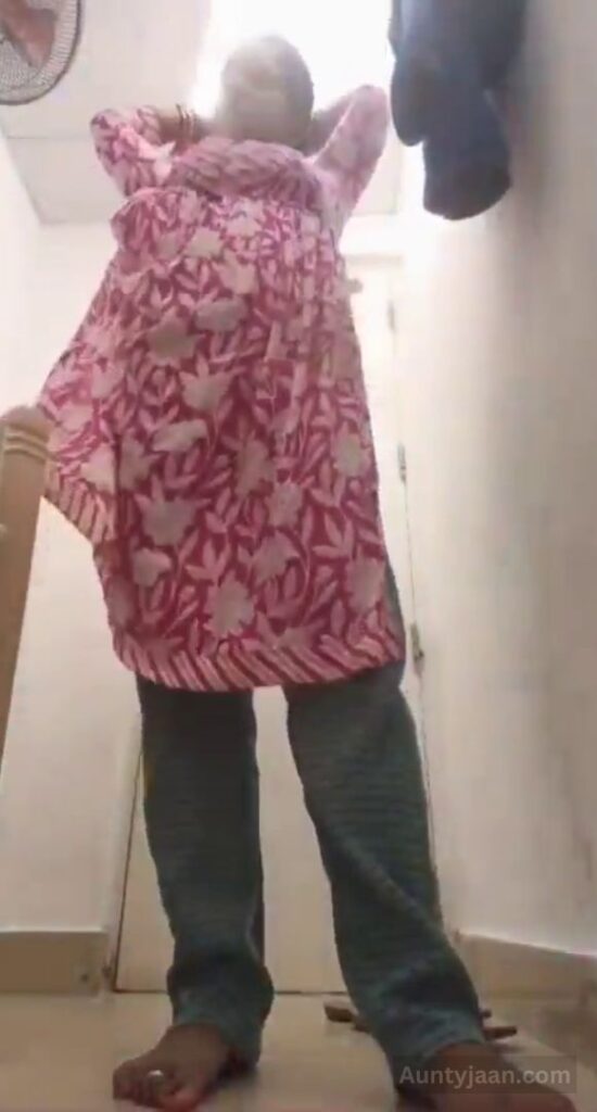 mallu aunty fingering