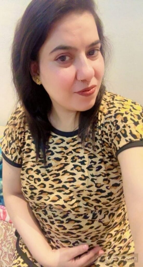 desi aunty nude pics