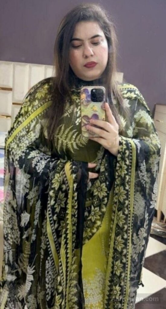 desi aunty nude pics