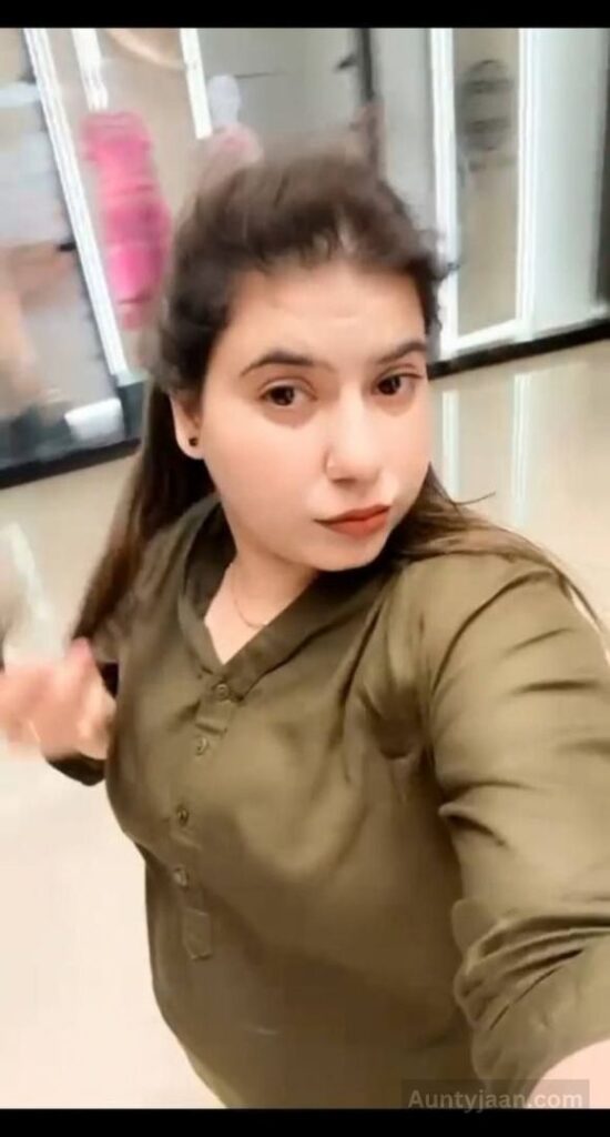 desi aunty nude pics