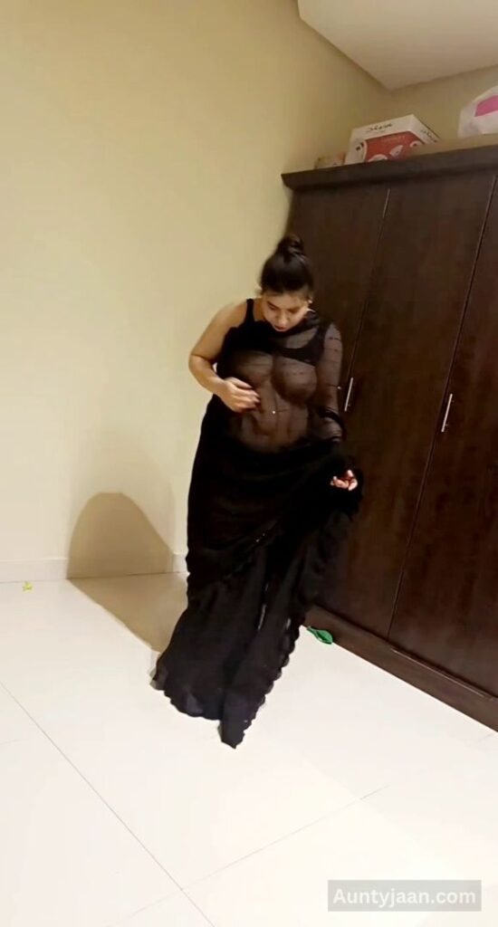 desi aunty nude pics