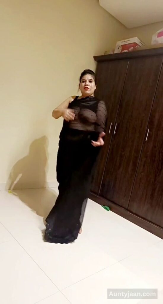 desi aunty nude pics