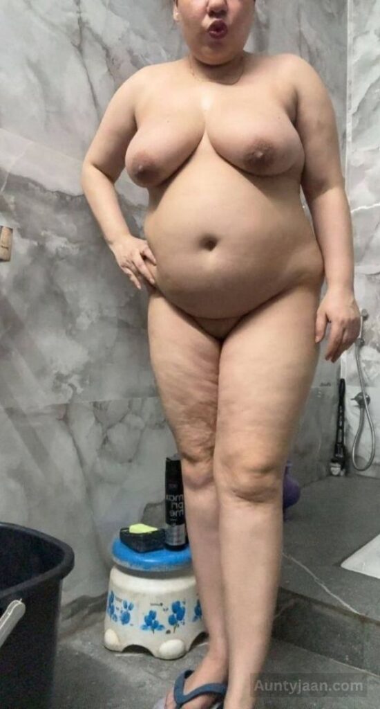 desi aunty nude pics