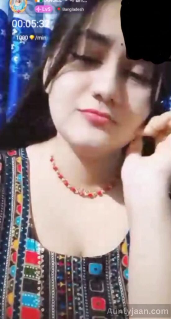 fariha desi girl boobs nude show
