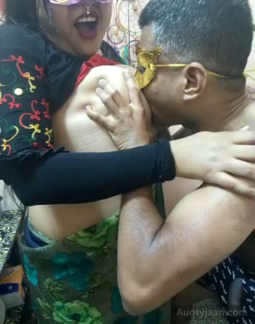 huge aunty boobs sucking