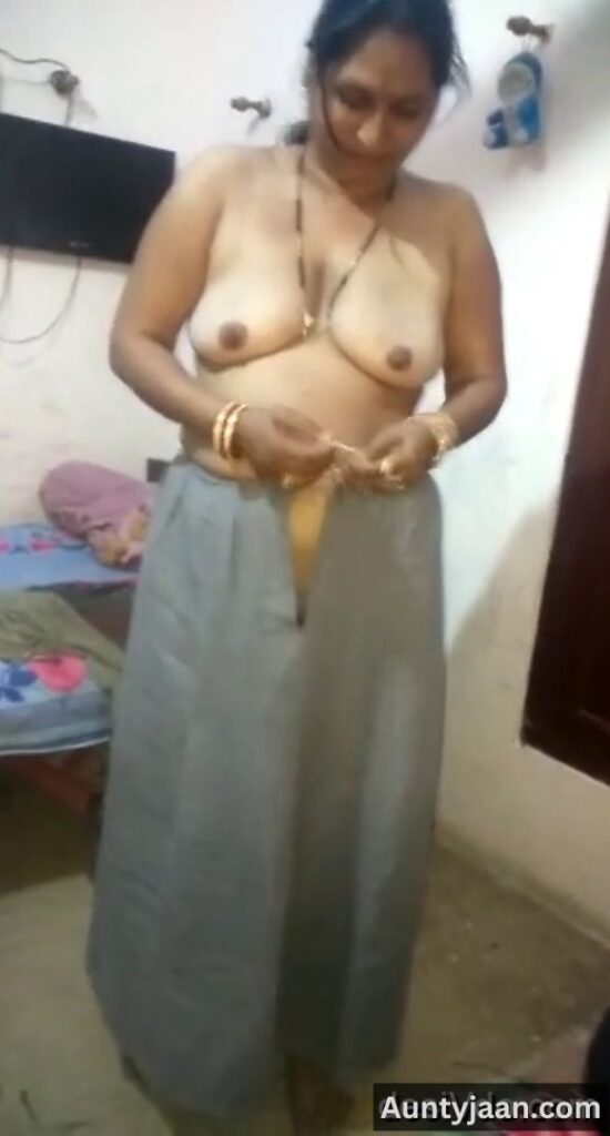 aunty mms xxx stripping saree
