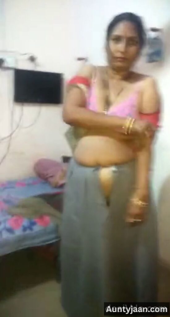 aunty mms xxx stripping saree