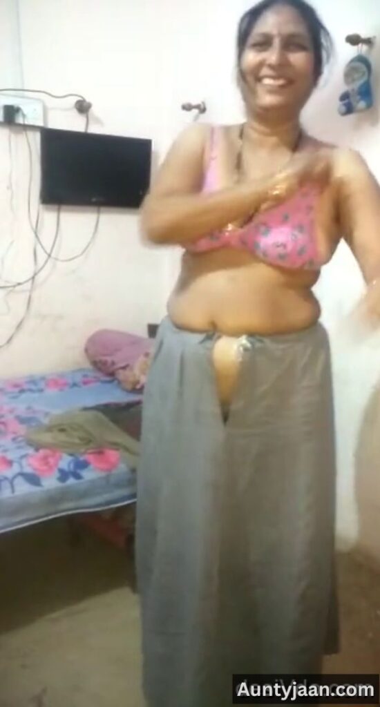 aunty mms xxx stripping saree