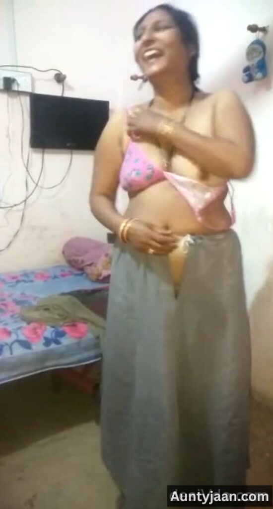 aunty mms xxx stripping saree