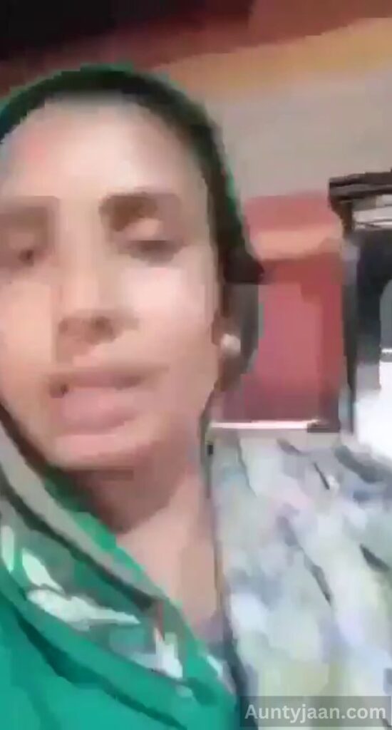 desi aunty naked stripping clothes