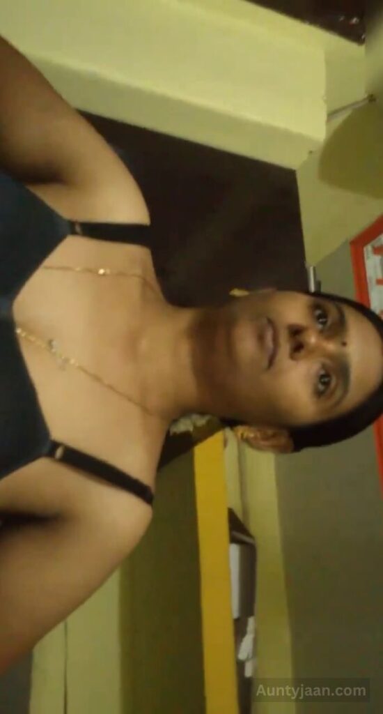 tamil wife saree nudes