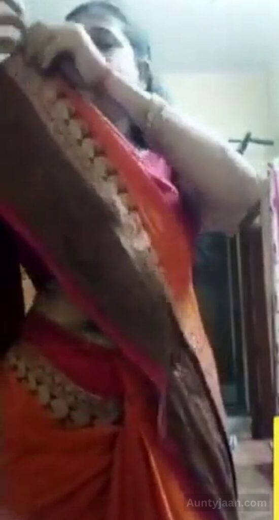 aunty desi saree nude