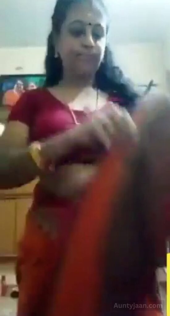 aunty desi saree nude