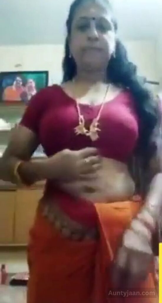 aunty desi saree nude