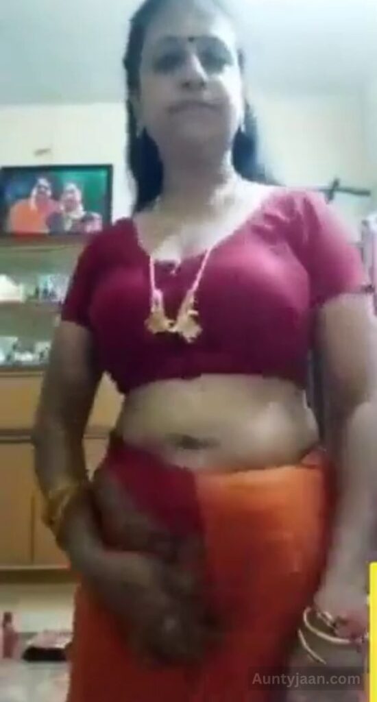 aunty desi saree nude