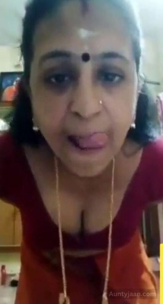 aunty desi saree nude