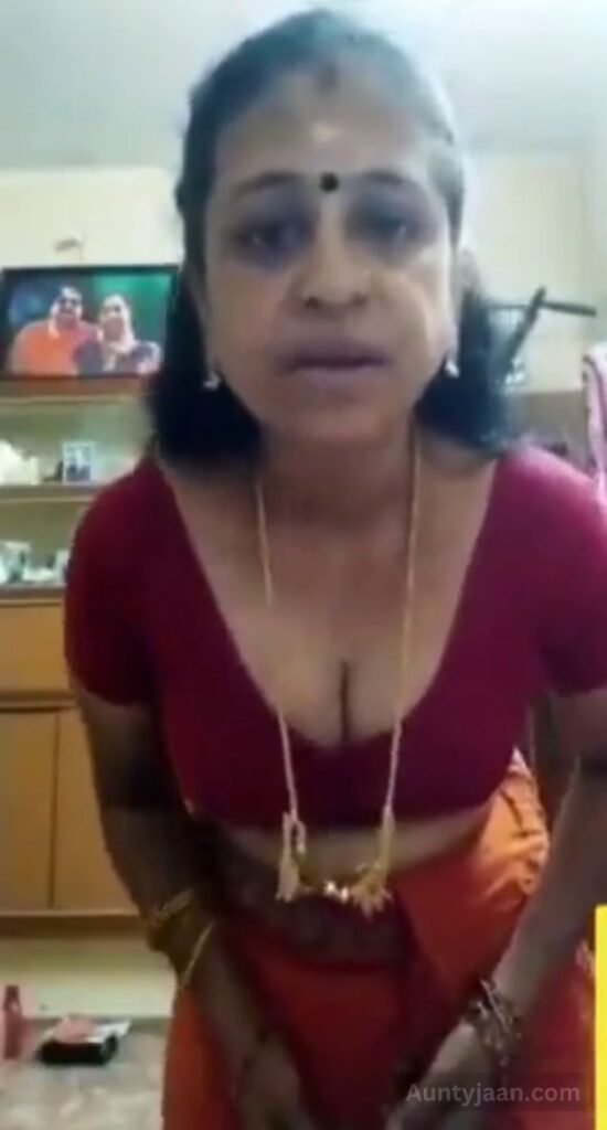 aunty desi saree nude