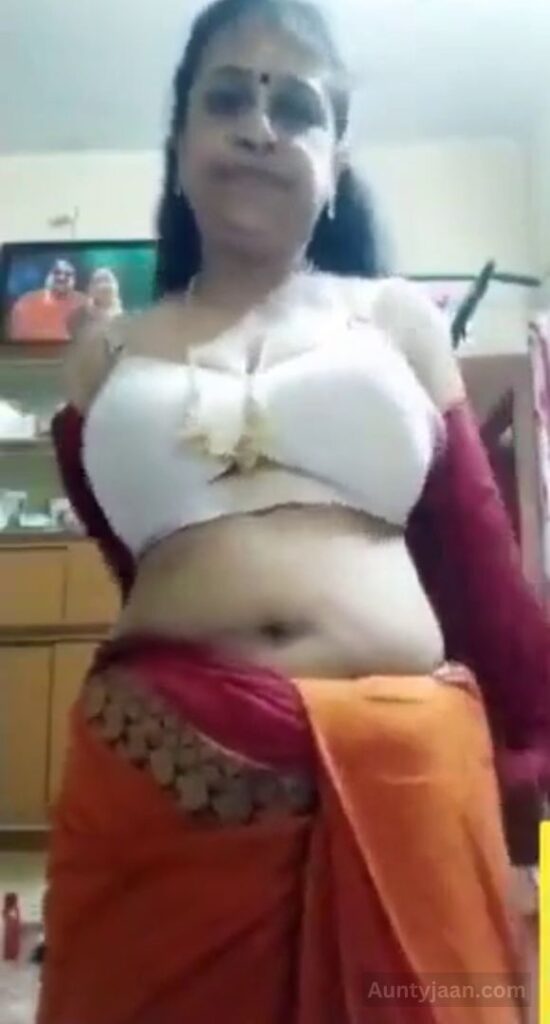aunty desi saree nude