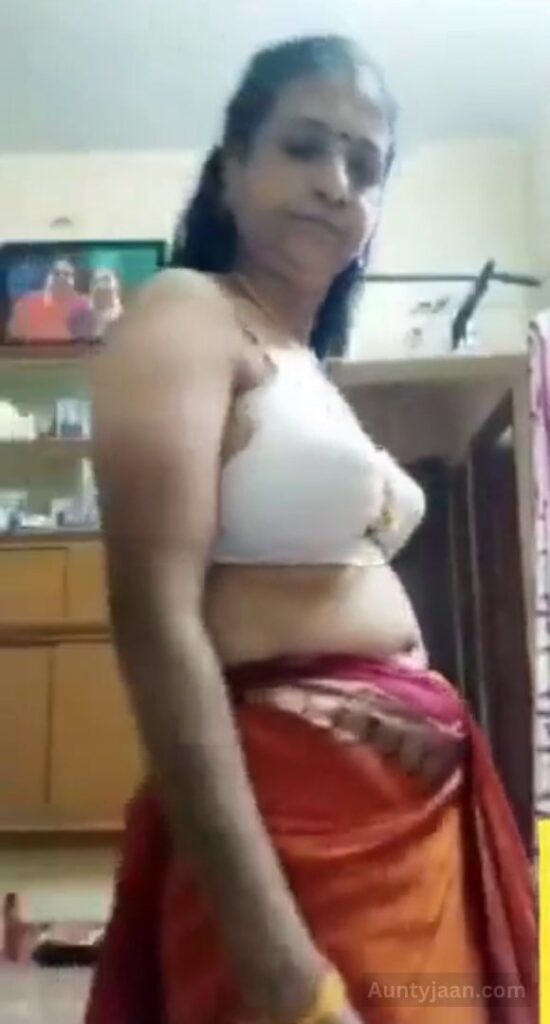 aunty desi saree nude