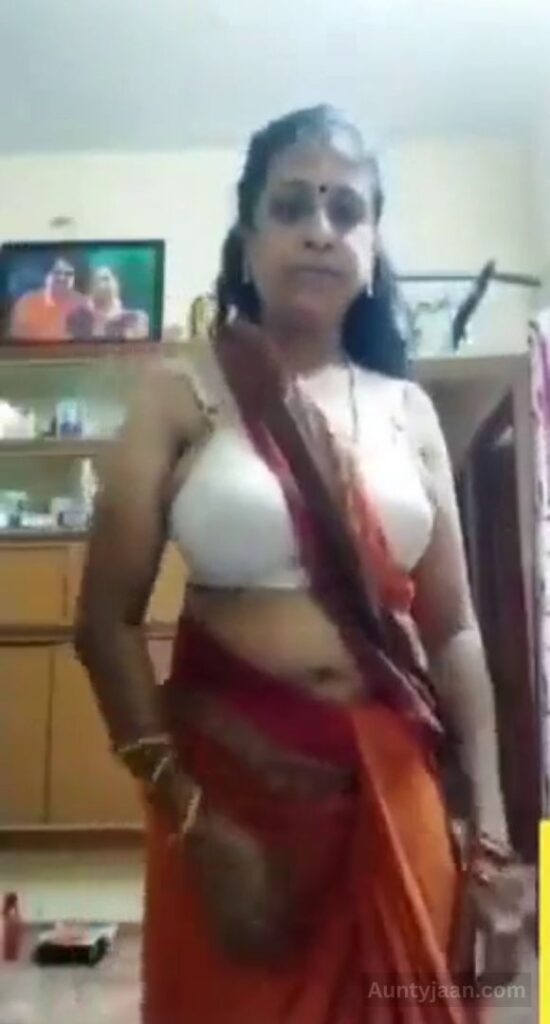 aunty desi saree nude