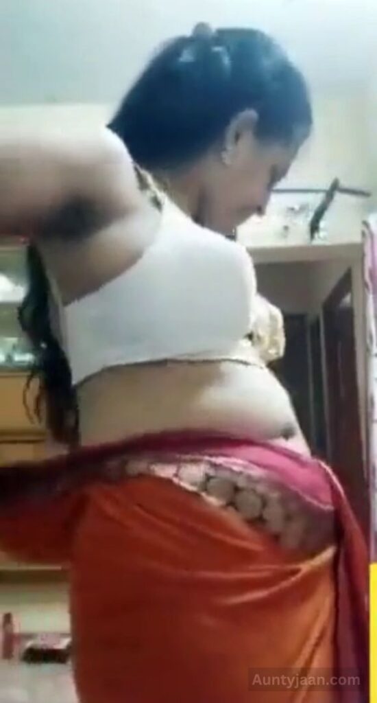 aunty desi saree nude