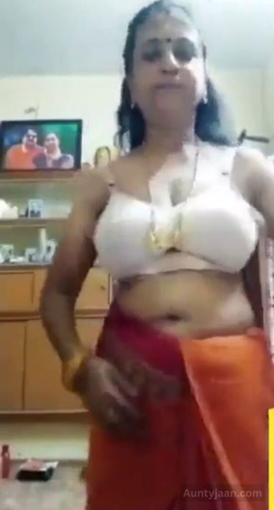 aunty desi saree nude