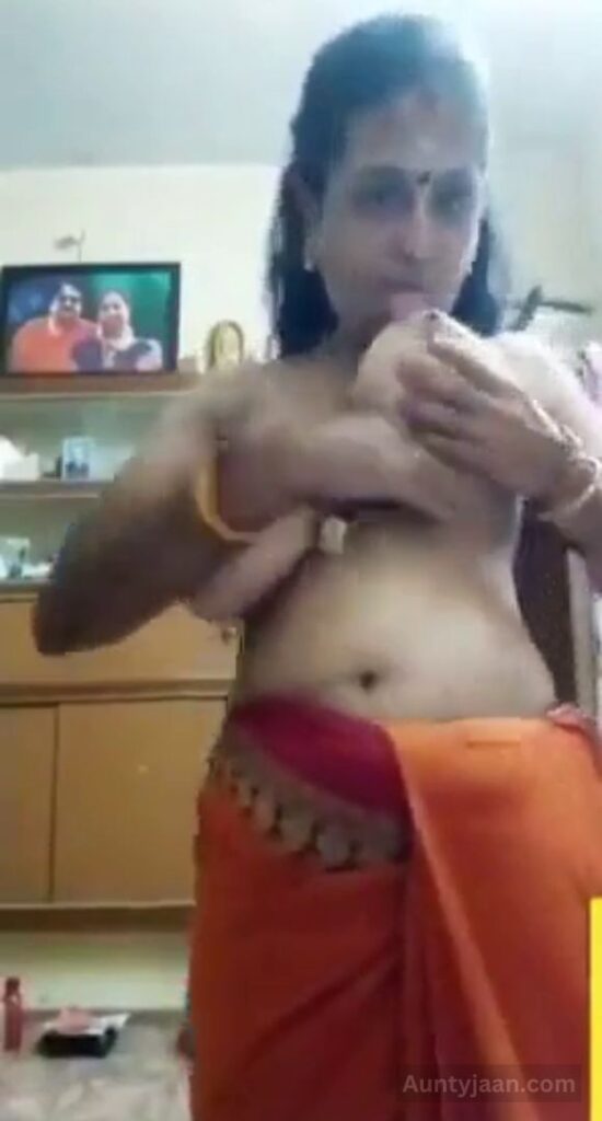 aunty desi saree nude