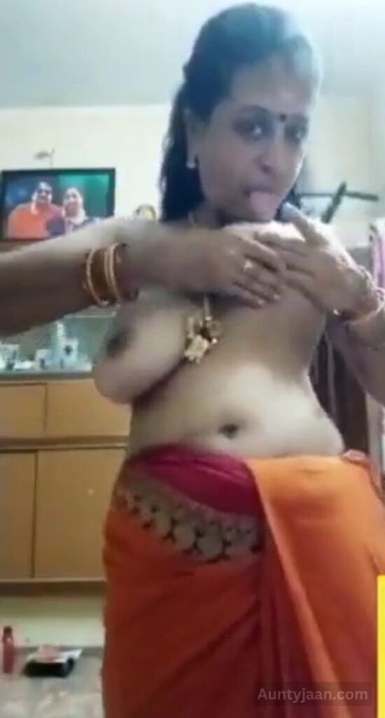 aunty desi saree nude