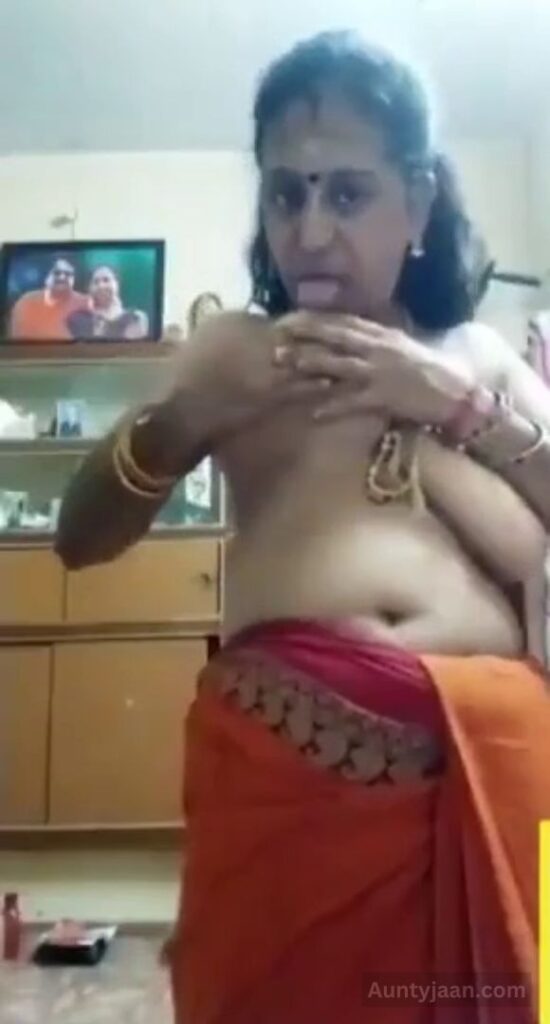 aunty desi saree nude