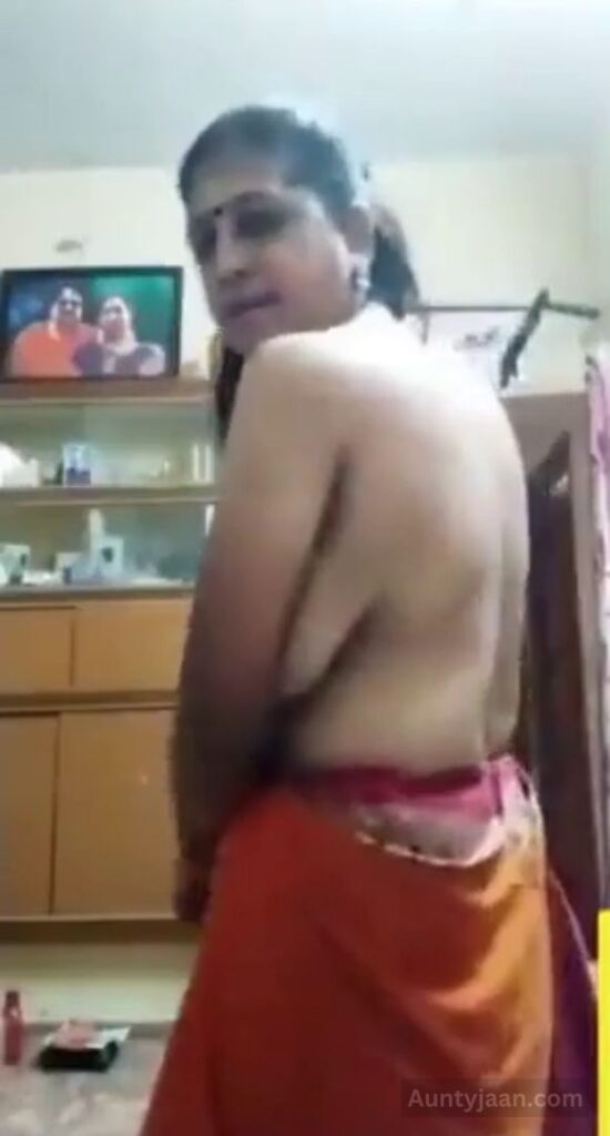 aunty desi saree nude