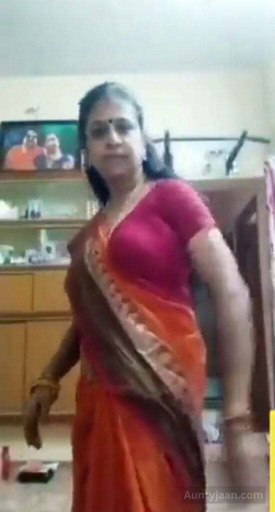 aunty desi saree nude