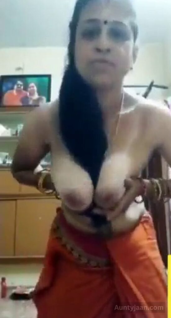 aunty desi saree nude