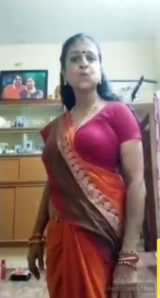 aunty desi saree nude