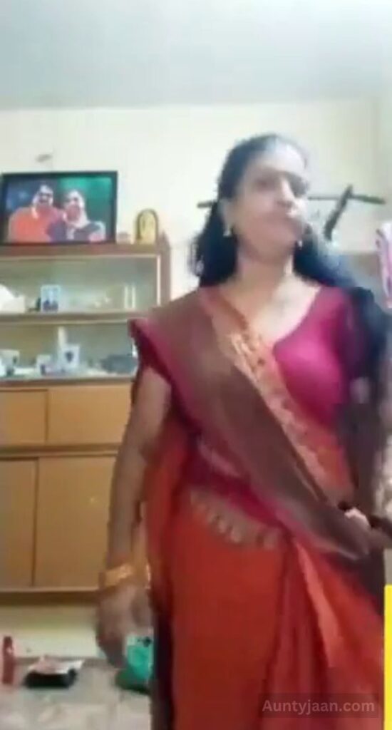 aunty desi saree nude