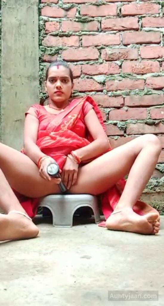 desi bhabhi fingering