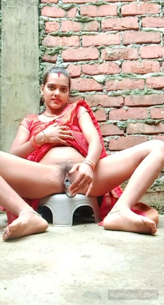 desi bhabhi fingering